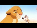 altro grandioso film disney,ho ridoppiato le voci di timon e pumpa durante la canzone hakuna matata. il sync di questo pezzo � stato alquanto difficoltoso,spero perdonerete qualche problemino qu� e l�,buon ascolto. commentate,votate e iscrivetevi al mio canale,che vi costa?

testo/lyric
timon:
hakuna matata...
ma che dolce poesia!

pumbaa:
hakuna matata...
tutta frenesia!

timon:
senza pensieri
la tua vita sar� 

insieme:
chi vorr�  vivr�  
in libert� ...
hakuna matata!

simba:
hakuna matata?

timon:
e' il nostro motto!

simba:
che cos'è un motto?

timon:
niente... è un matto col botto! ahahaha
guarda pumbaa ad esempio: da piccolo..
lui era una gran belt� ...

pumbaa:
ma proprio una rarit� !

timon:
molto bene...

pumbaa:
grazie!

timon:
ma dopo ogni pranzo lui puzzava di più
tutti quanti svenivano e cadevano giù!

pumbaa:
e all'animo sensibile..
sempre tutto d'un pezzo!
ma era franco
proprio a causa di quel mio puzzo!
oh, che vergogna!

timon:
si vergognava...

pumbaa:
e volevo cambiar nome!

timon:
perchè soffrivi?

pumbaa:
mi sentivo sbeffeggiare...

timon:
e allora che facevi?

pumbaa:
cominciavo a scor...

timon:
no, pumbaa, non davanti ai bambini!!!

pumbaa:
oh, scusa!

insieme:
hakuna matata...
sembra quasi poesia!
hakuna matata...
tutta frenesia!

simba:
senza pensieri
la tua vita sar� ...

timon: 
d� ì, canta, ragazzo!

tutti (anche simba):
chi vorr�  vivr� ...

pumbaa:
in libert� ....

tutti: 
hakuna matata!

(dialoghi e musica)

hakuna... matata... hakuna... matata.... hakuna... matata... hakuna...

simba (adulto):
senza pensieri
la tua vita sar� ...

tutti:
chi vorr�  vivr� ...
in libert� ....

simba:
hakuna matata

pumbaa:
hakuna... matata... hakuna... matata....

simba: 
hakuna matata
hakuuuuuna matata
hakuna matata
yeah
matata
ah, ah, ah