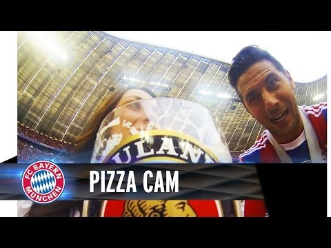 Claudio Pizarro and the exclusive Pizza-Cam