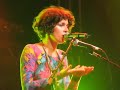 a tuba do pindzim apresenta cibelle interpretando minha neguinha, de cibelle e apollo nove, em show no tim festival, no rio de janeiro, madrugada de 27 de outubro de 2007.