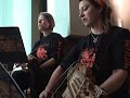 la scuola di musica popolare di forlimpopoli presenta le radici e le foglie  da bagdad a tobo  musica etnica tra origini e nuovi percorsi  21 - 24 agosto   rocca di forlimpopoli e chiesa di san pietro
la notte magica delle nickelharpe ovvero: suggestioni della viola damore con clavi.
la nyckelharpa � uno strumento musicale tradizionale ad arco scandinavo conosciuto fin dal tempo dei trovatori. a partire dal medio evo � stato suonato nelleuropa continentale, poi in svezia, dove ha finito per diventare strumento principe della tradizione del paese nonch� strumento nazionale. appartiene alla stessa famiglia della ghironda e della viella.
tiennorchestra: jule bauer: nyckelharpa   gabriele bonvicini: nyckelharpa   luciano sberze: nyckelharpa   renzo ruggiero: nyckelharpa
special guests: annette osann: nyckelharpa   didier francois: nyckelharpa   marco ambrosini: nyckelharpa