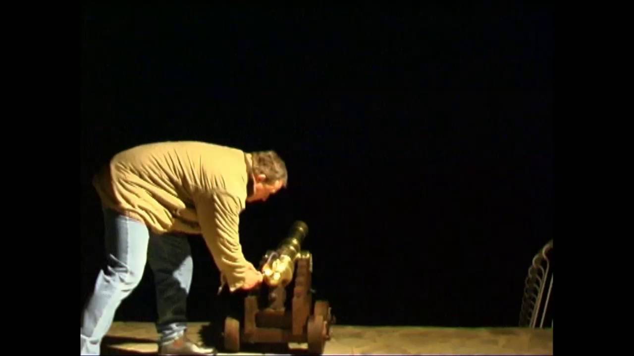 Bronze 1 pounder firing