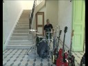 extraits d'une impro de batterie solo à la fin d'une séance de tournage d'un clip dans un chateau.