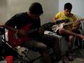 XKT-e-iPox-playing-g