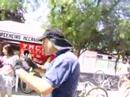 Furiosos Ciclistas protestando en la plaza