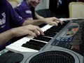 Vinicius tocando teclado :)