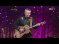 Tommy Emmanuel - Windy & Warm + Classical gas, Seoul 2009 - YouTube