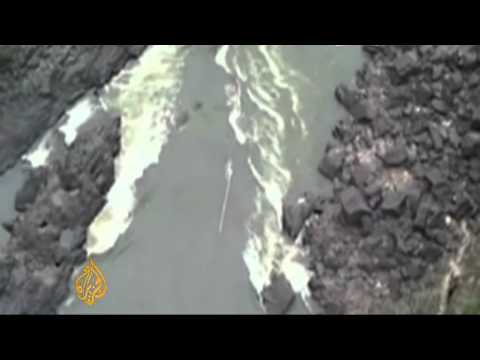 Woman survives terrifying bungee failure
