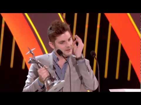 jeroen meus - Herbekijk meer fragmenten op: http://vtm.be/de-nacht-van-de-vlaamse-televisie-sterren/ Jeroen Meus zijn kookprogramma 'Dagelijkse Kost' kaapt wederom de trof...