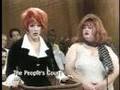 Drag Queen Comedeienne: Hedda Lettuce!