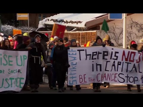 Schweiz: Proteste gegen Banken und Konzerne am Rande de ...