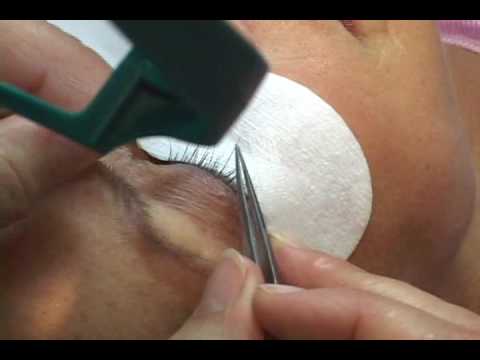 how to trim eyelash extensions