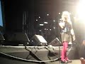 Kelly sings shoes