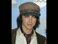 Is this for real?? {a jonas brothers love story} ch.9