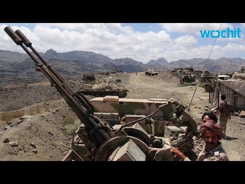 As Aden falls to Houthis & Saudis Bomb, Yemenis buy up Food, Fuel