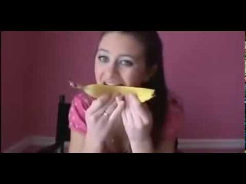 how to use a banana peel to whiten teeth