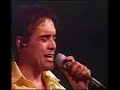 Los maestros de trula cantando un tema clasico