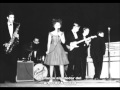 ROCKIN AROUND THE CHRISTMAS TREE ( Brenda Lee ) 1