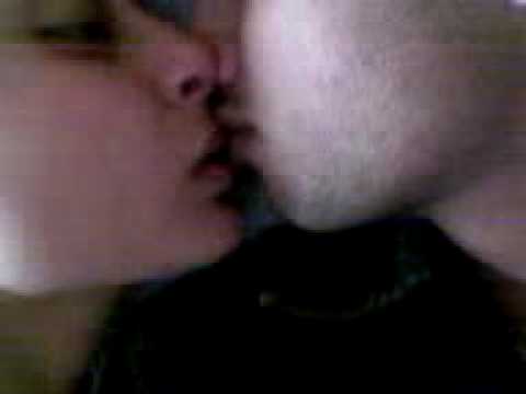 Kareena Kapoor kiss with sahid