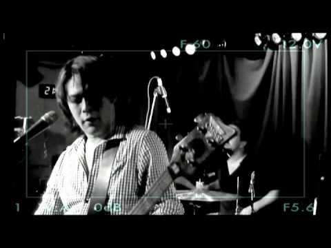 Feeder Lyrics