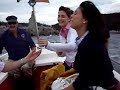 patricia y bea en barca