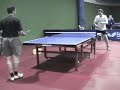 video in cui l'allenatore dei giovani atleti di cretone si cimenta in alcuni scambi di ping pong