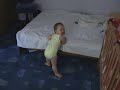 calin clara maria se urca in pat