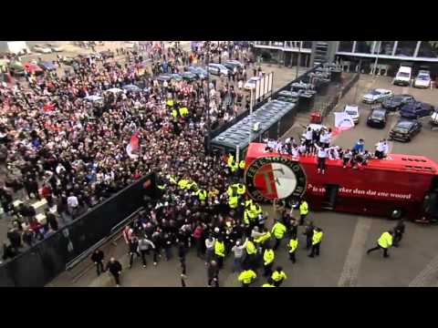 Onthaal van spelers bij De Kuip