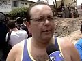 Imagens do microônibus na cratera