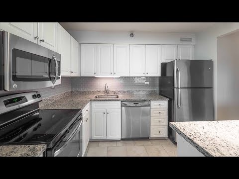 Tour a high-floor 2-bedroom, 2-bath River North apartment at The Chicagoan Tour a high-floor 2-bedroom, 2-bath River North apartment at The Chicagoan