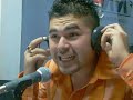 pilar   bojorquez al aire, con sacudelo que tiene arena