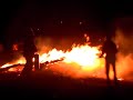 petit montage tr�s simple et non-officiel d'une chanson de malajube. film� � une cam�ra dans la foule lors de leur passage au lac st-jean pour f�ter la st-jean baptiste 2007 et m�lang� � d'autres s�quences prises au hasard durant la journ�e � metabetchouan. comme d'habitude, �nergiques et des b�tes de sc�ne. un autre tr�s bon show.

en esp�rant ne pas m'attirer les foudres de malajube et de dare to care...

non-official video filmed during a show in lac st-jean, quebec.