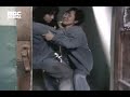 Eyes Of Dawn(1991): Chae, shi-ra in a condemned cell