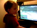 V�deo Baby Plays City of Heroes