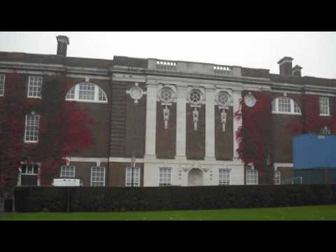 Goldsmiths College - Jennifer Sanfilippo, CEA MOJO in London, shows us around Goldsmiths College in London, where she takes her courses.