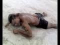 videos de guto na areia