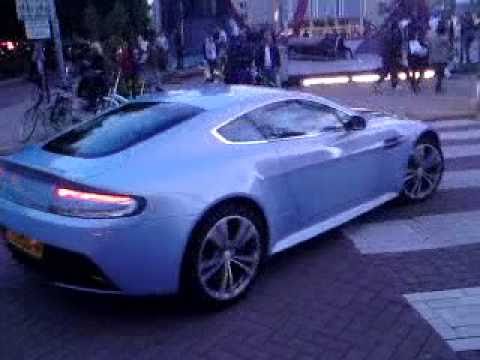 Aston Martin V12 Vantage