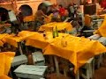 mozo una mesa por favor