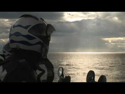 Touratech - Ein Film von Wolfgang Danner Am 29.Oktober 2006 starten zwei Motorräder in Victoria, Kanada zu einer außergewöhnlichen Tour. Die Route führt vom pazifischen ...