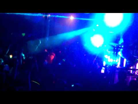 cjb028 - Nero dropping their