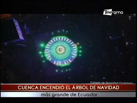 Cuenca encendió el árbol de navidad más grande de Ecuador