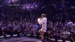 Нажмите для просмотра : Miley Cyrus performing on the iHeartRadio Music Festival 2013