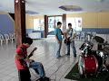ensayando en el salon el paraiso,para la tocada del 8 de sep!
xd

  �ee!