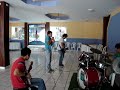 ensayando en el salon el paraiso,para la tocada del 8 de sep!
xd

  �ee!