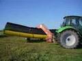 Andainage de la luzerne avec un Roc de 9.5 m et un Deutz