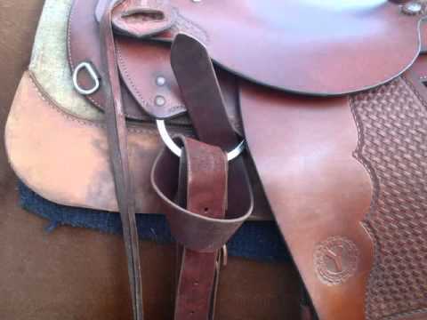 how to fasten a western saddle