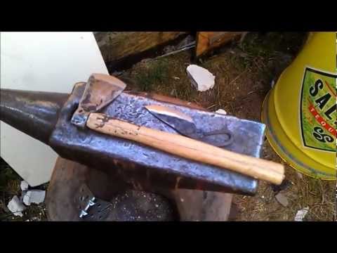 Axt - Was brauch man zu Bushcraften? Eine Kleine Axt und ein Messer! Hier mein Set für 4€ +6 Stunden Arbeit Hier das Video von Felix http://www.youtube.com/watch?v...