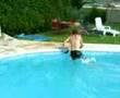 tony piscine serviette
