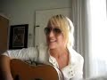 MoZella singing Irreplaceable by Beyonce