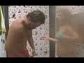 BBB8 marcelo e gy no banho