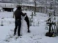 Honderdjarige maakt sneeuwhaas Honderdjarige maakt sneeuwhaas